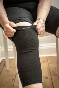 Clearance backontrack Back on Track fysioterapeutisk knebeskytter, 4-veis stretch Black