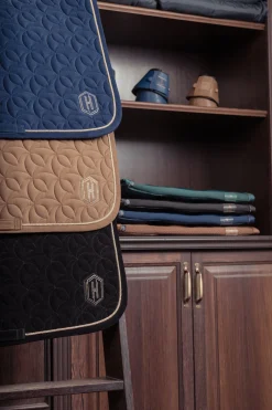 Online eskadron Heritage AW24 Velour Emblem Dressursjabrak Black