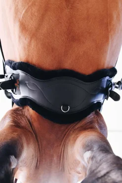 kentucky Horsewear anatomisk gjordovertrekk i saueskinn til kort gjord Black