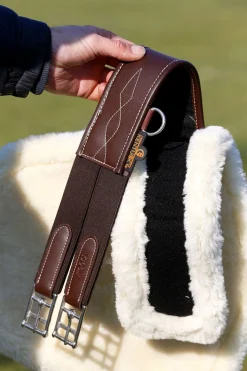 New kentucky Horsewear saueskinn til gjord med mageplate Off-White