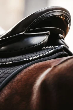 Hot backontrack Tilbake på sporet Aurora Impact Half Pad Black